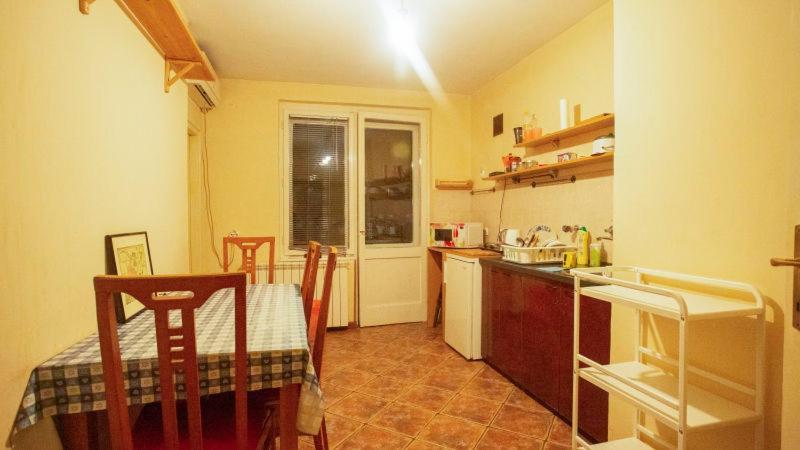 Private Cozy Room 1 With Shared Kitchen In Appartment, Downtown Belgrad Exteriör bild